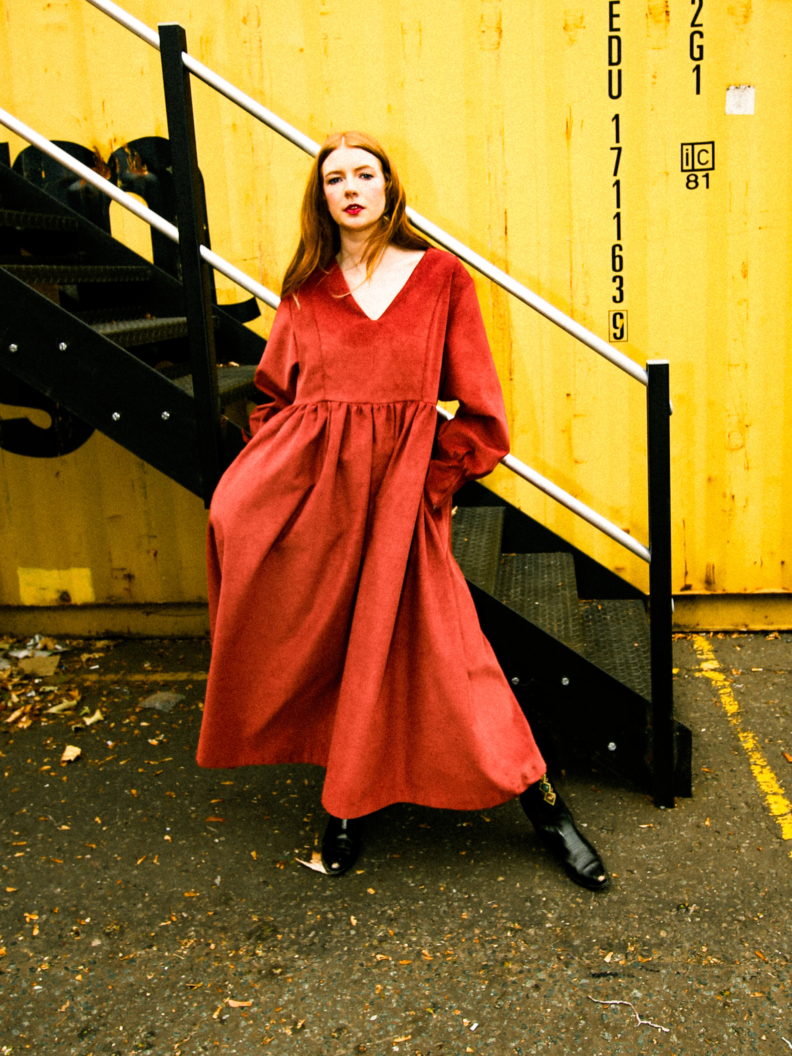 Robe longue oversize en velours côtelé avec poches – Michelle | No More Nobody