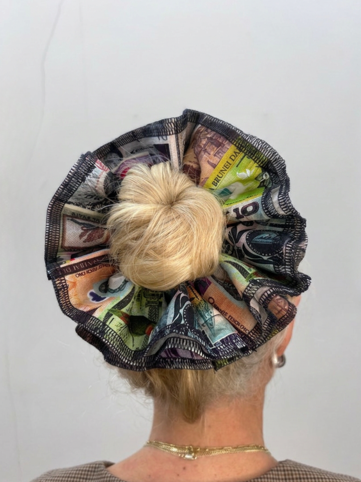Organic Cotton old Money scrunchie - Azaria | No More Nobody