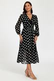Robe longue noire à manches longues, imprimé pois et dentelle