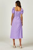 Robe midi violette à encolure cœur et manches bouffantes
