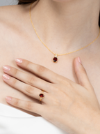 Collier pendentif grenat en vermeil 18 carats