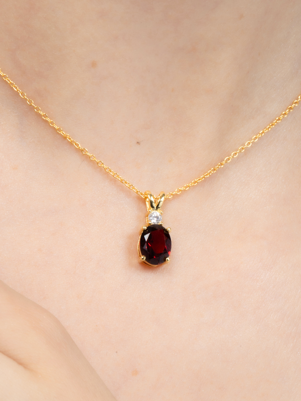 Collier pendentif grenat en vermeil 18 carats