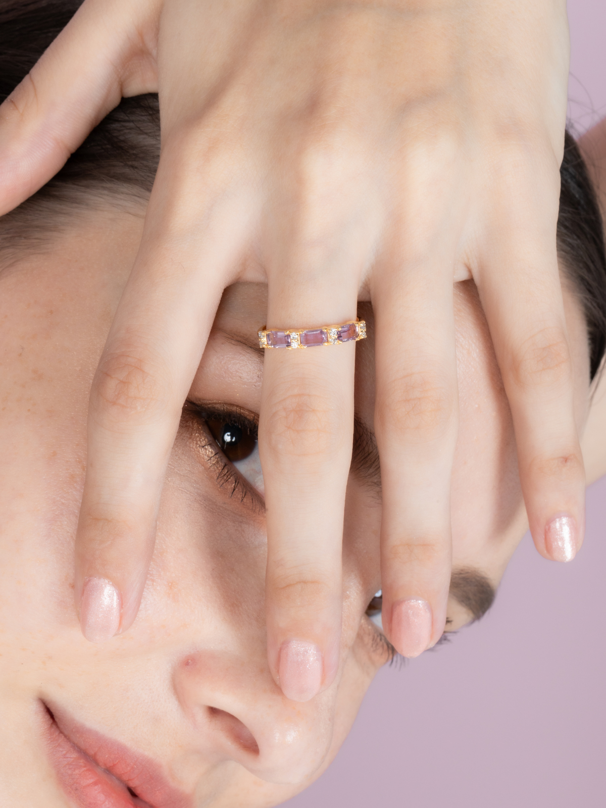 Bague éternité lavande améthyste taille émeraude en vermeil d'or 18 carats