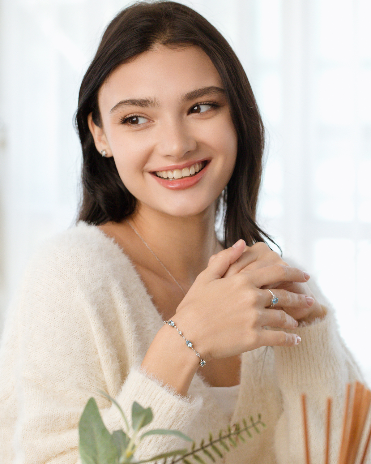 Mini-coffret 2 – Parure de bijoux en topaze bleue et argent sterling