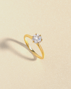 Bague de fiançailles solitaire en moissanite ronde 1 carat en vermeil d'or 18 carats