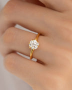 Bague de fiançailles solitaire en moissanite ronde 1 carat en vermeil d'or 18 carats