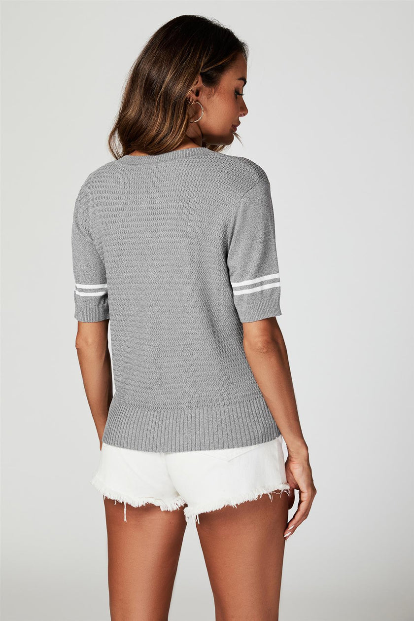 T-shirt en maille à rayures avec col rond gris