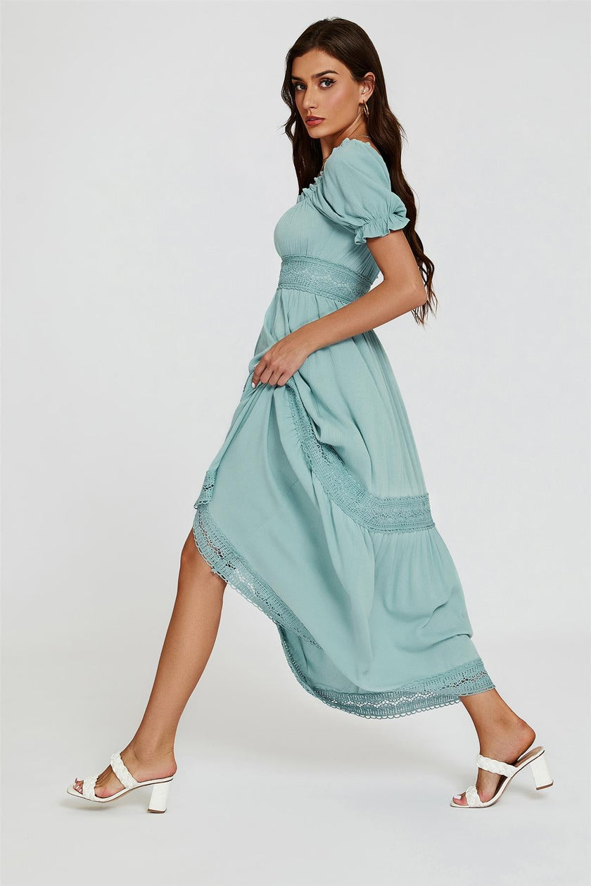 Robe longue Bardot bleue avec dentelle