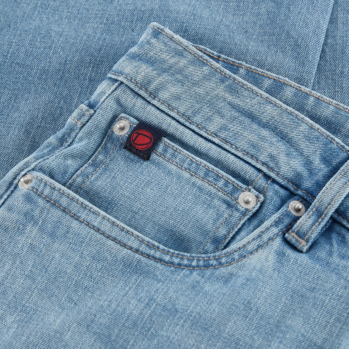 Alaska straight fit Jeans In Light Blue
