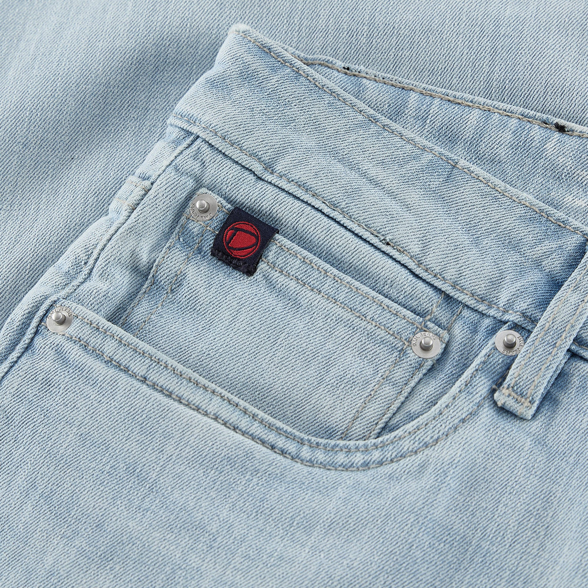 Alaska straight fit jeans in light stone wash