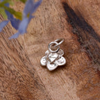 Charm de plata personalizado con flor Nomeolvides