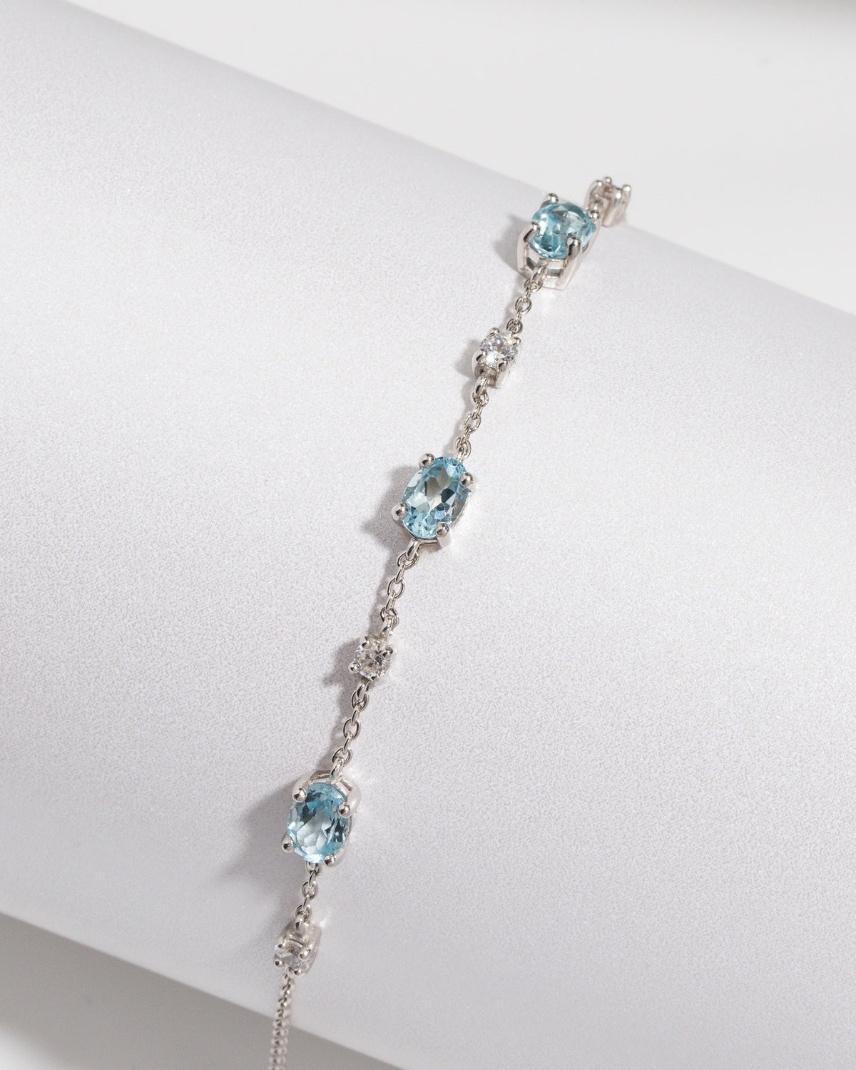 Mini-coffret 2 – Parure de bijoux en topaze bleue et argent sterling