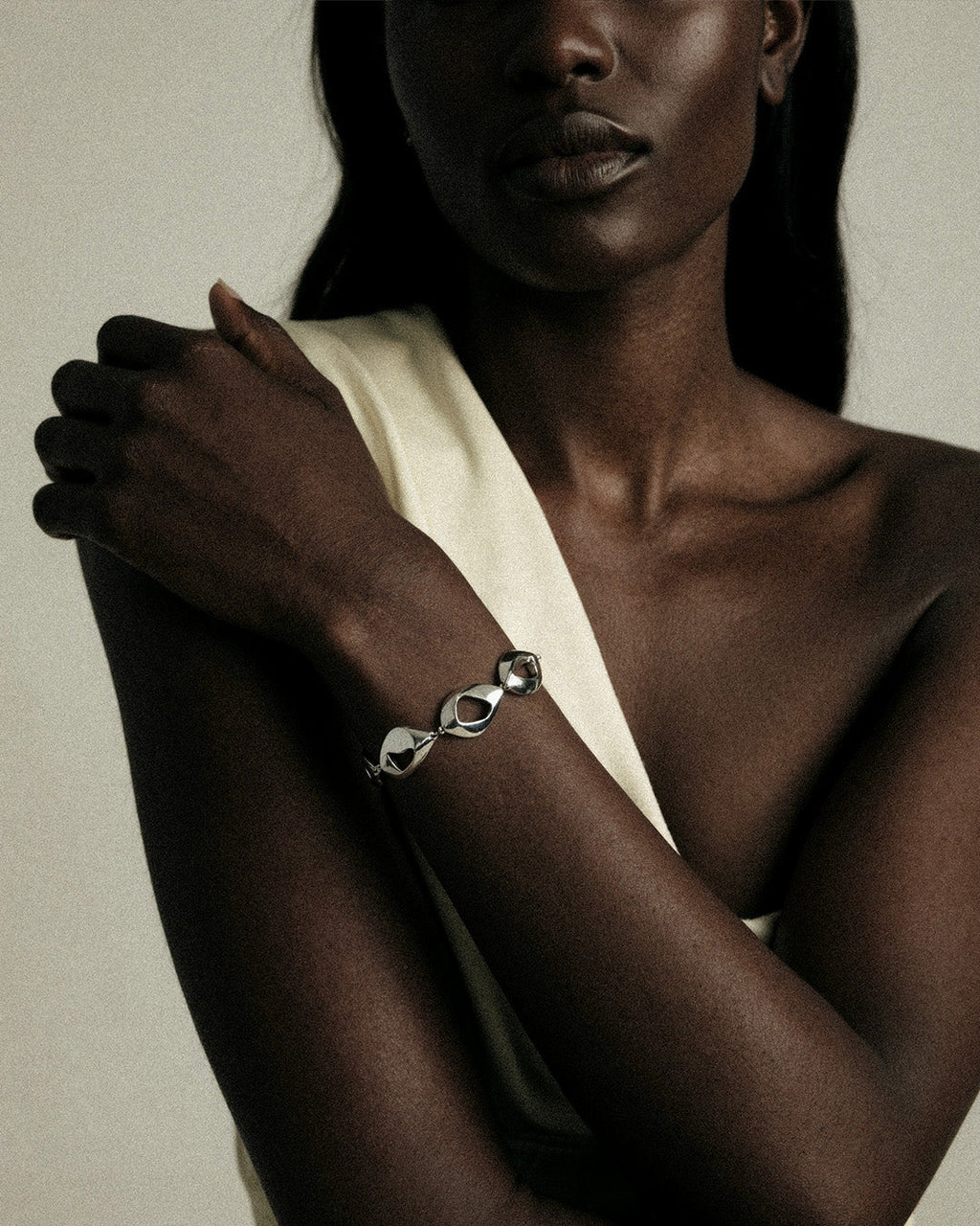 Pulsera esculpida Élan de plata de ley