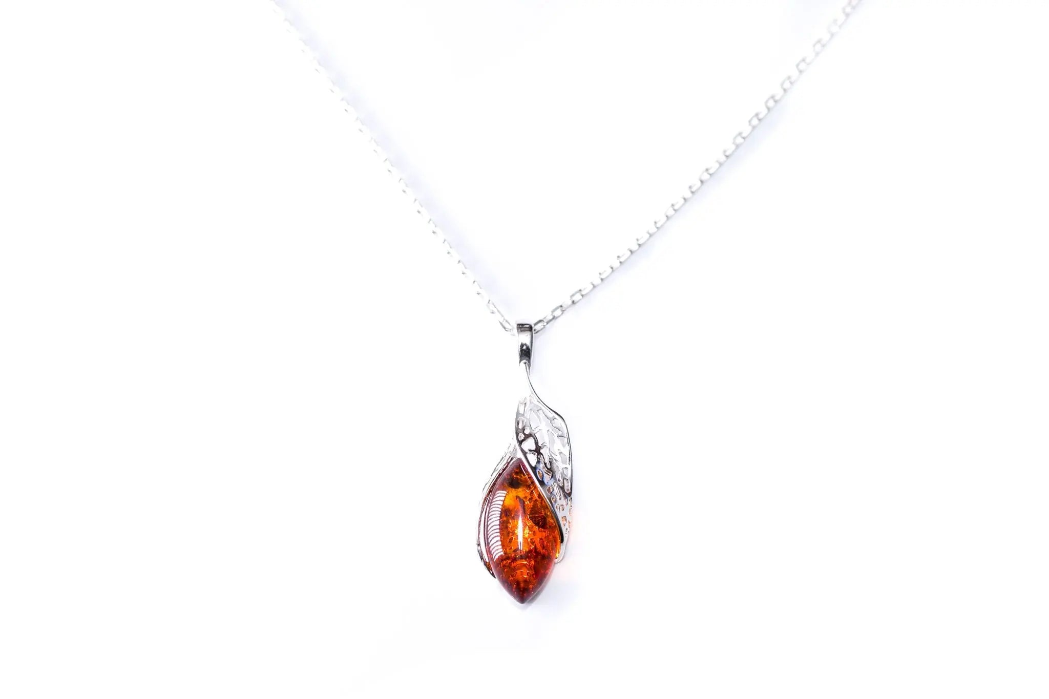 Pendentif fantaisie ambre et argent