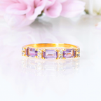 Bague éternité lavande améthyste taille émeraude en vermeil d'or 18 carats