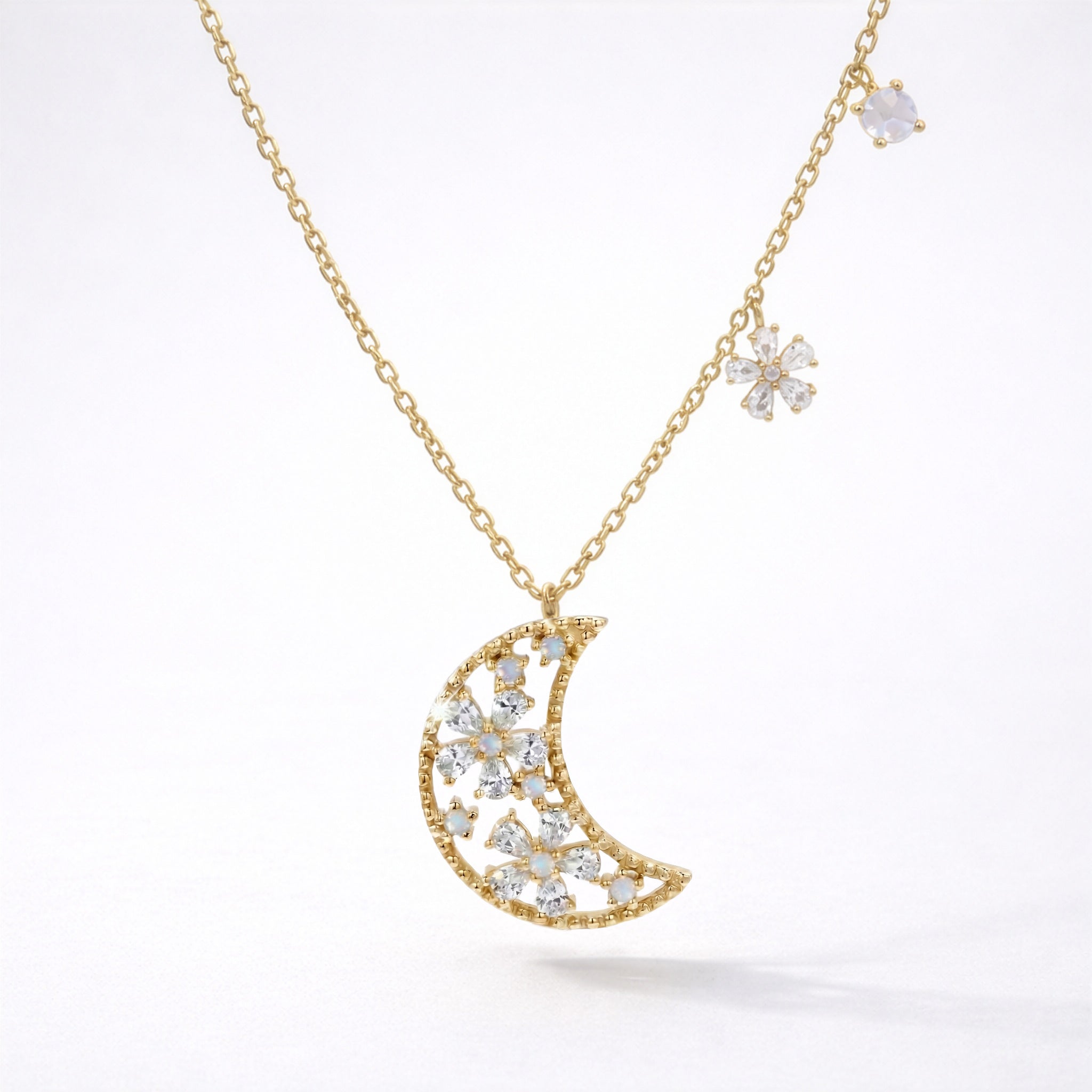 Collier Pendentif Lune Fleur Flora | Plaqué Or 18 carats