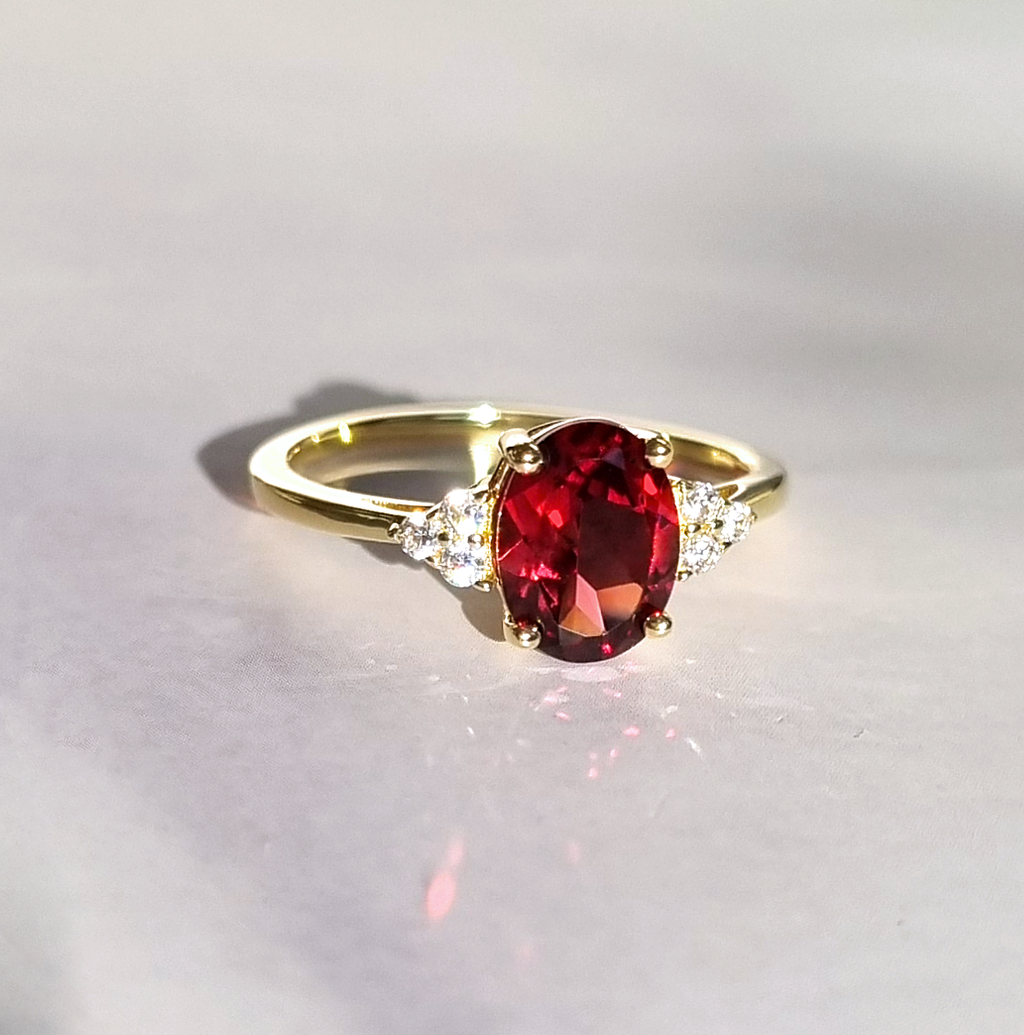 Anillo de granate en vermeil de oro de 18k