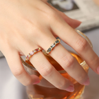 Bague éternité lavande améthyste taille émeraude en vermeil d'or 18 carats