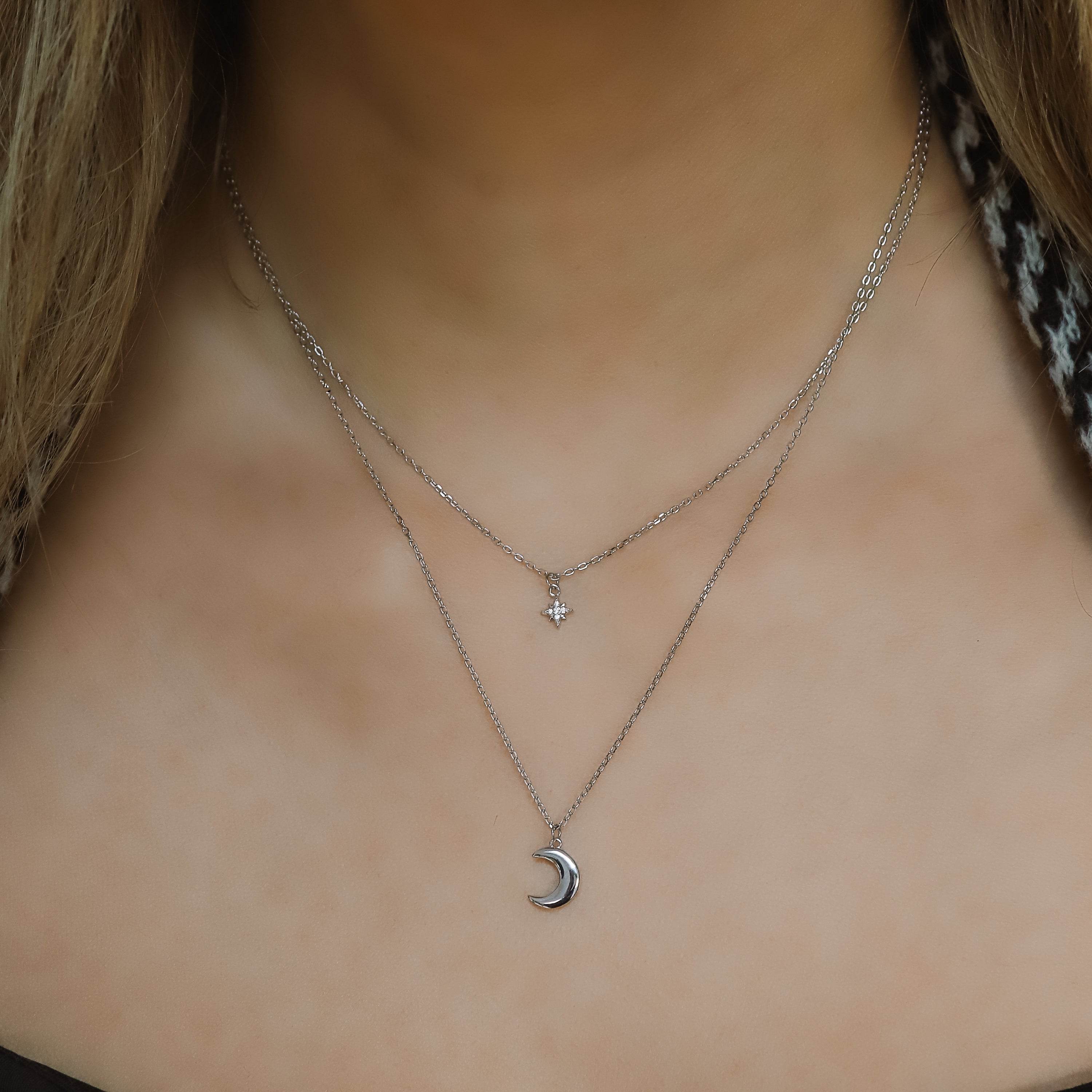 Collar con dije de luna y estrella Harper | Plata de ley 925