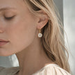 Boucles d'oreilles Charis, pierre de lune, forme ronde