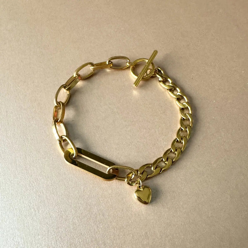 Danni Luxe 18k Gold T Bar Charm Bracelet
