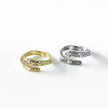 Selma ring med sølvfarget omlottdesign
