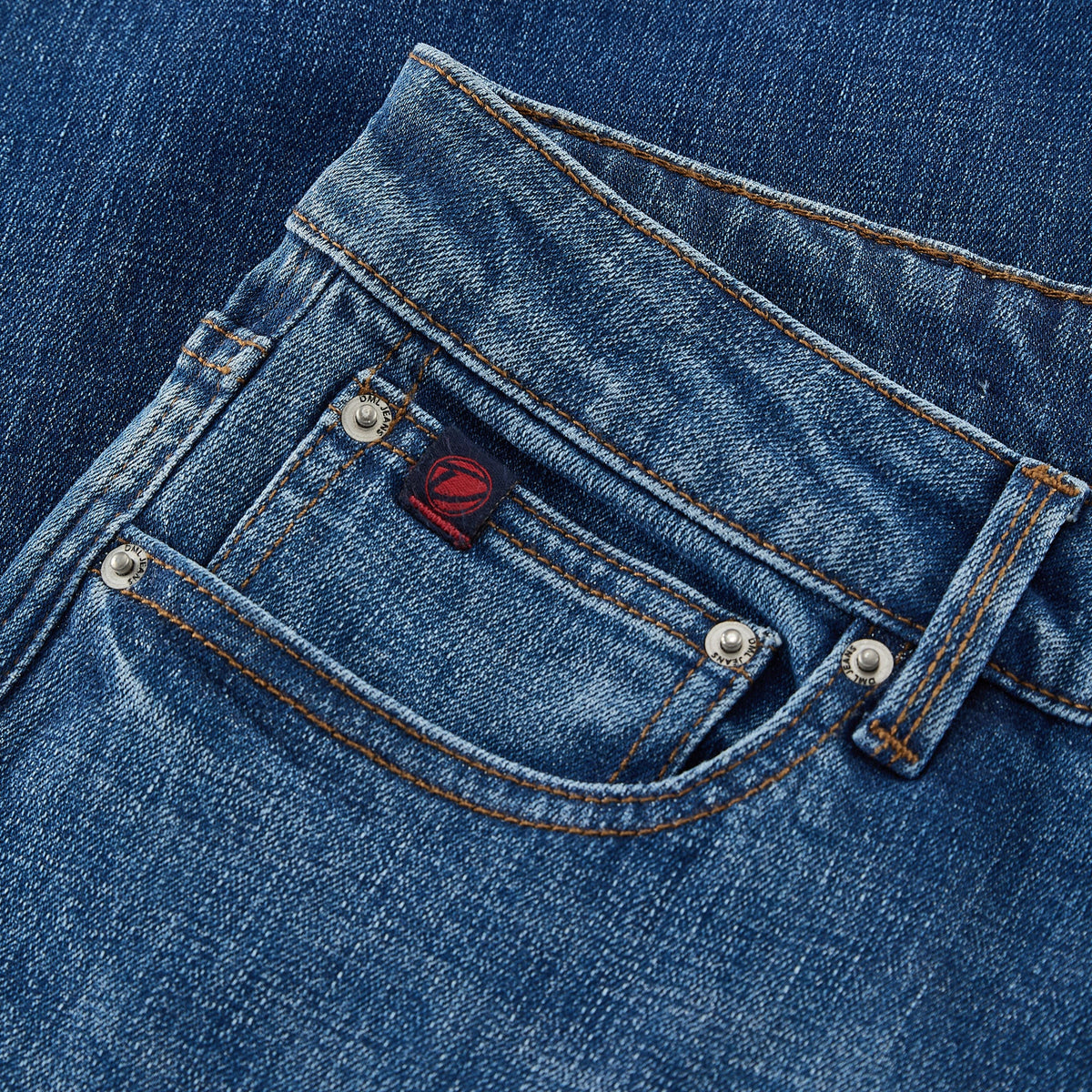 Montana Loose Fit Jeans In Mid Blue