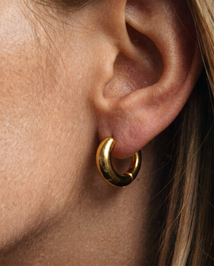 Nia Small Hoops | Gold Vermeil