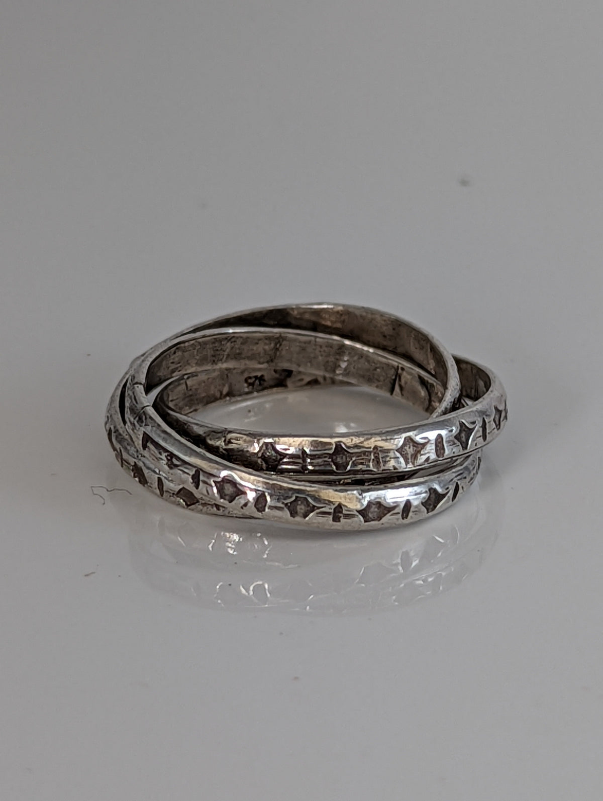 925 Silver Interlinking Bands Ring – Handmade Equestrian Jewellery by Silver Steed
