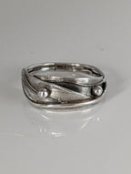 Silver Steed Delicate Silver Leaves ring with Silver Buds
