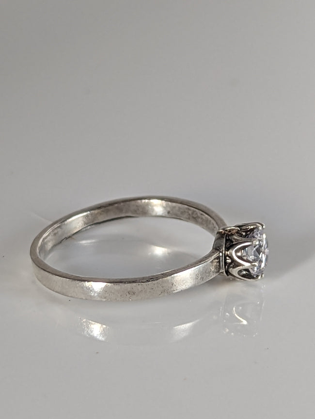 Étalon d'argent Délicat, bague unique en zircone argentée