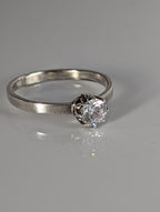 Silver Steed Delicate , unique silver zirconia ring