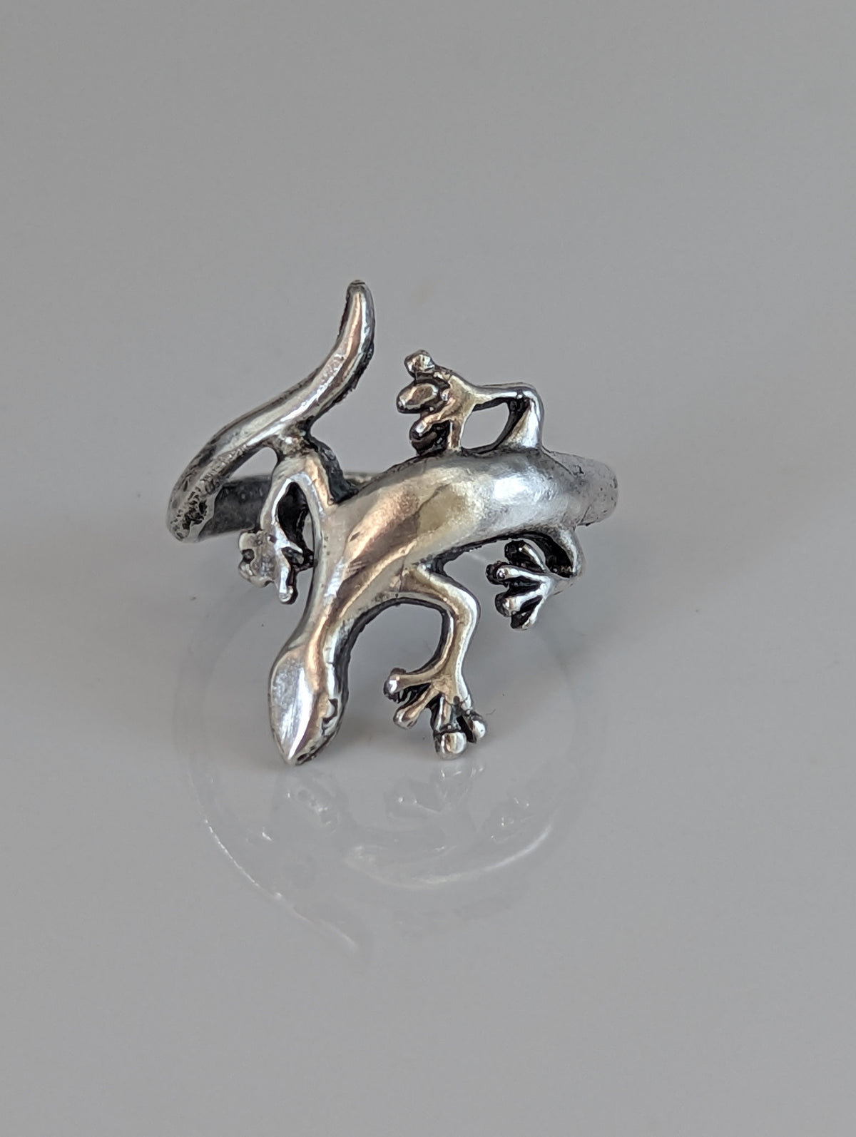 Anillo de Lagarto Corcel Plateado