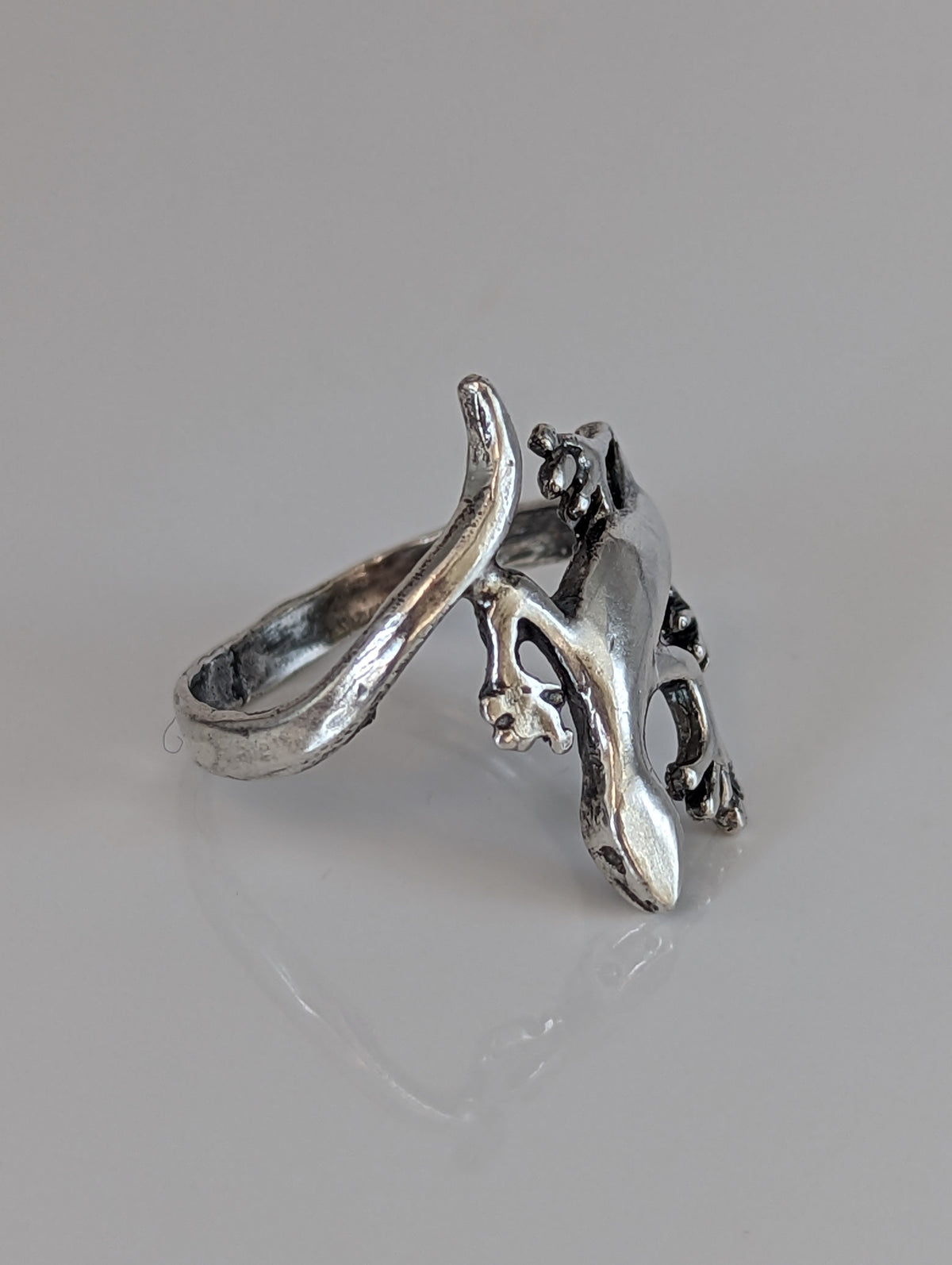 Anillo de Lagarto Corcel Plateado