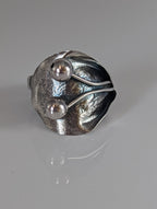 Silver Steed Big Leaf with Ornament Silver Ring