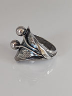 Silver Steed Big Leaf with Ornament Silver Ring