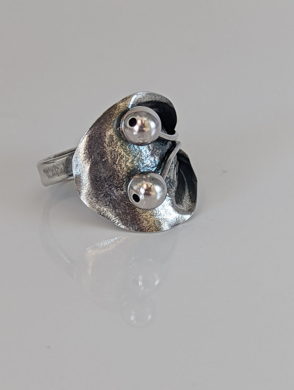 Silver Steed Big Leaf with Ornament Silver Ring