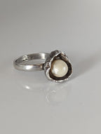 Silver Steed Pearl in a Flower Silver Ring
