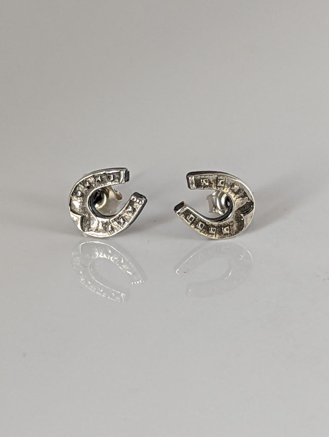 Silver Steed Horseshoe 3 Studs