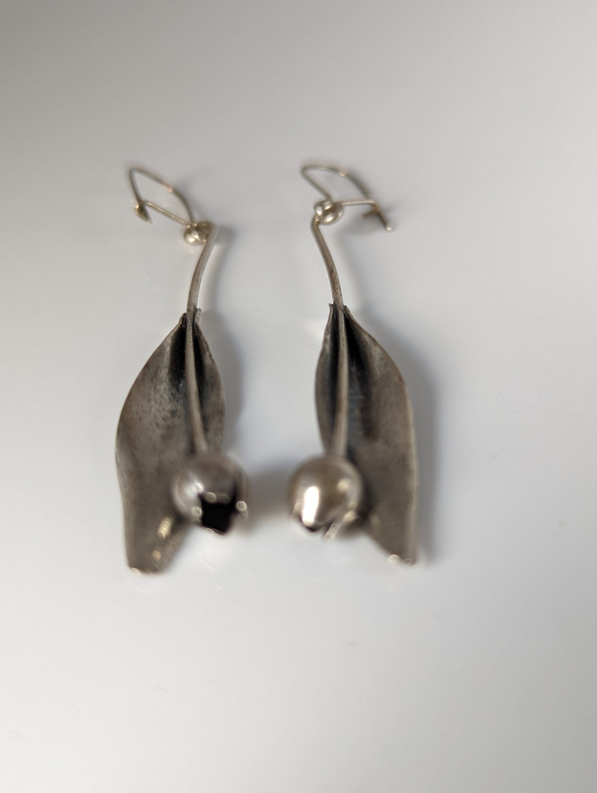 Silver Steed Tulip Dangling Earrings