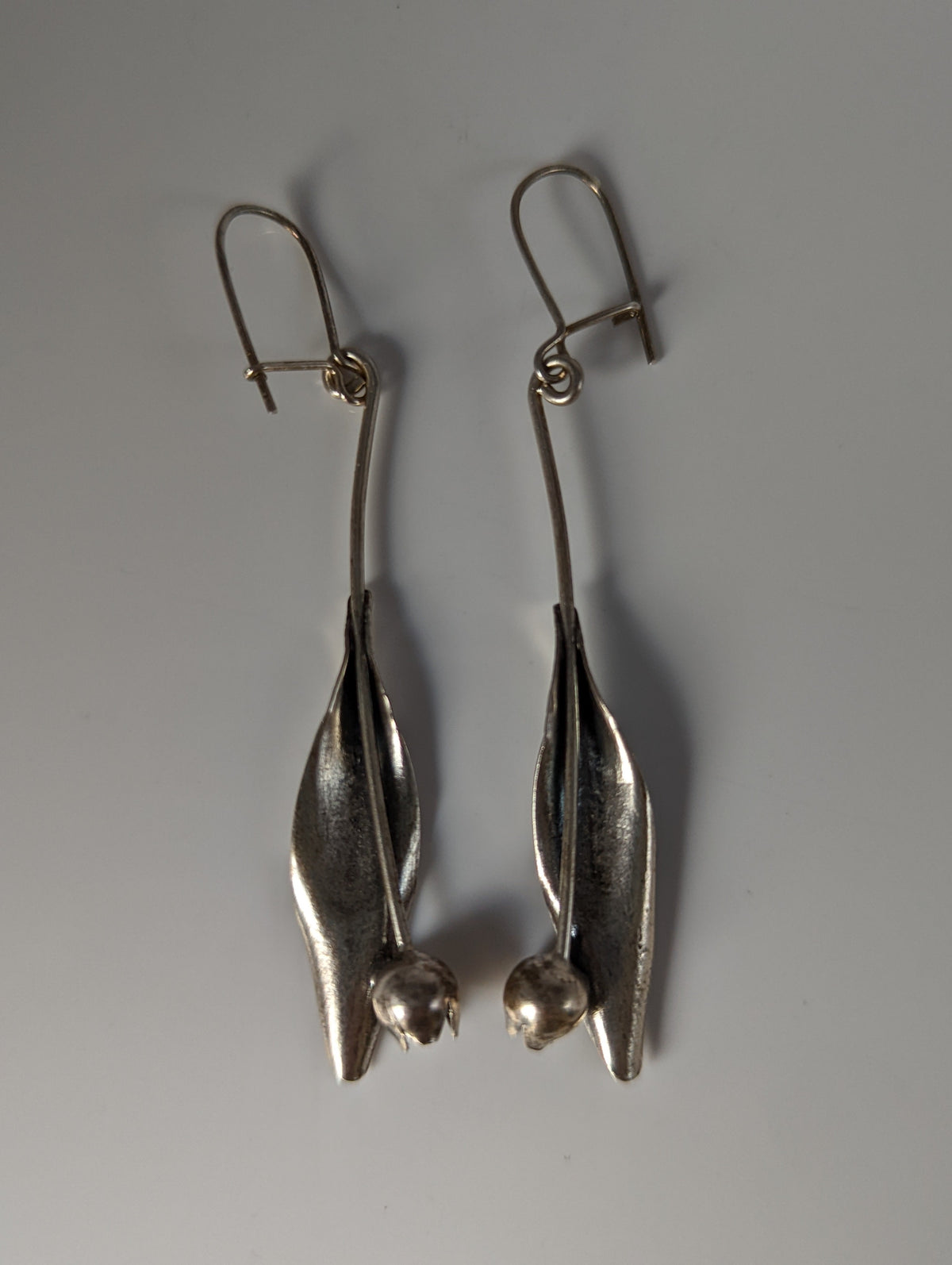 Silver Steed Tulip Dangling Earrings