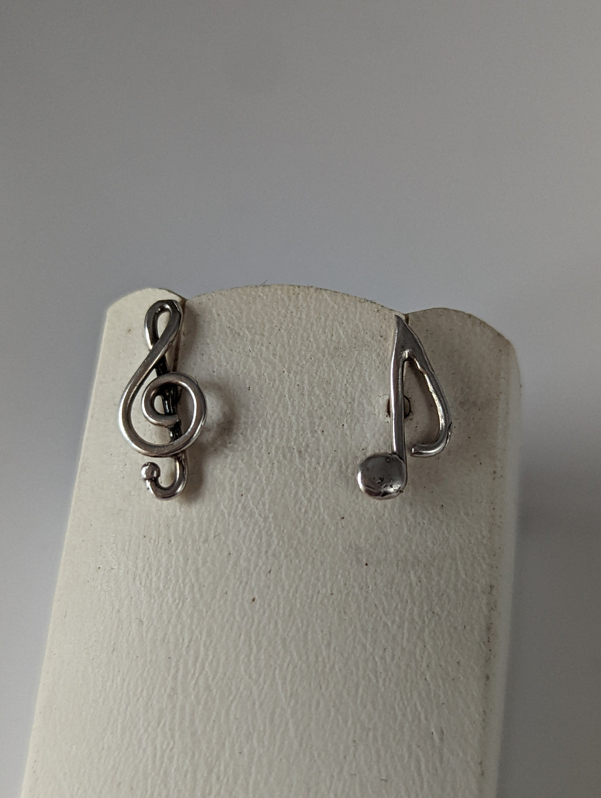 Silver Steed Celf & Note Stud Earrings