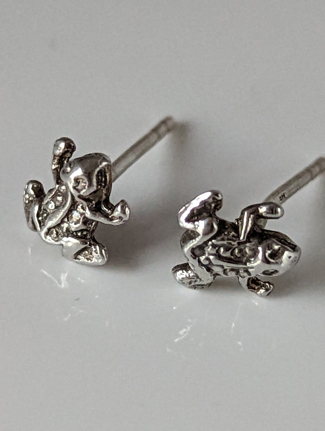 Silver Steed Spotted Frog Stud Earrings