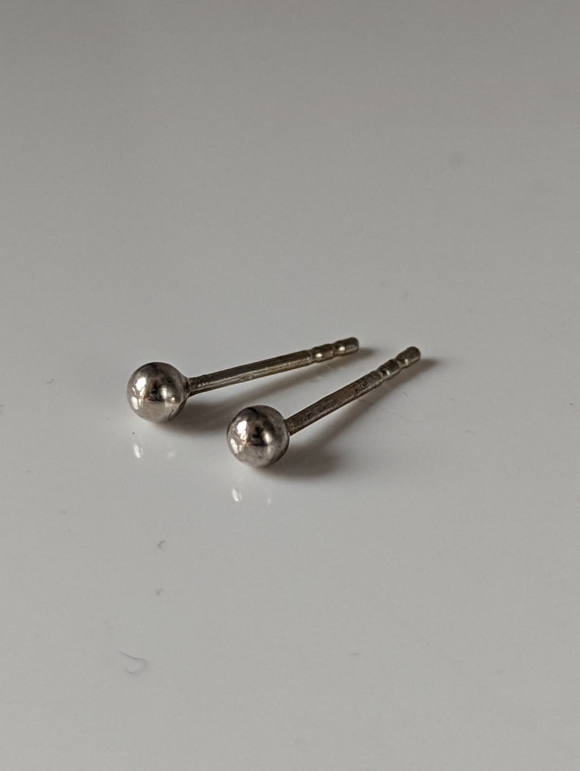 Silver Steed Extra Small Ball Stud Earrings