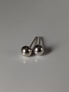 Silver Steed Medium Ball Stud Earrings