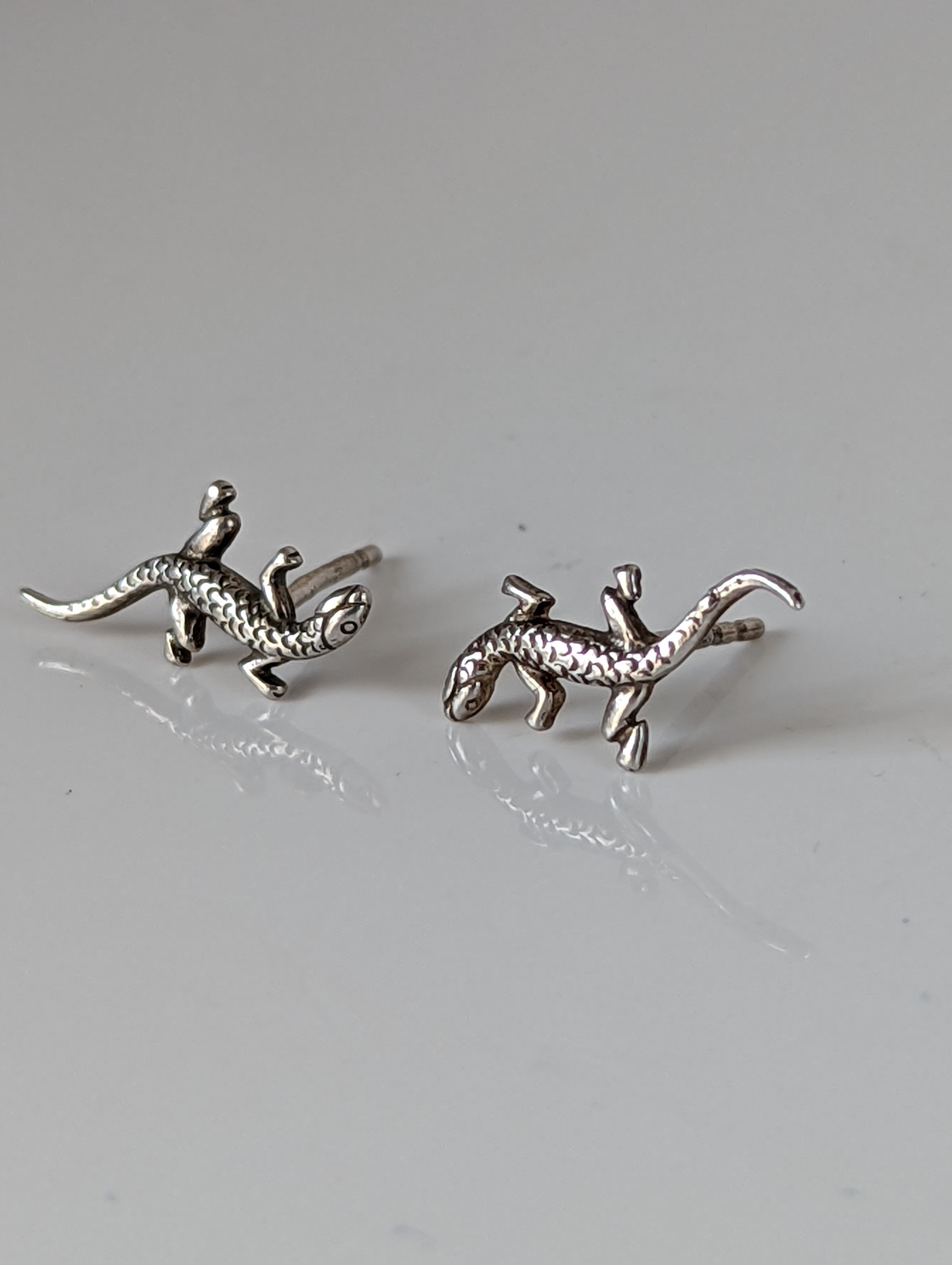 Silver Steed Detailed Lizard Stud Earrings