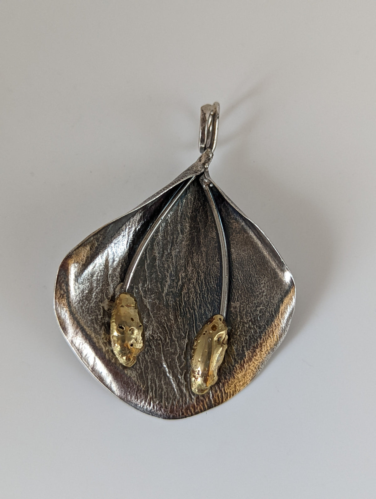 Silver Steed Extravagant Leaf & Stems Silver Pendant