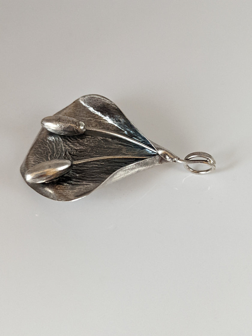 Silver Steed Extravagant Leaf & Stems Silver Pendant
