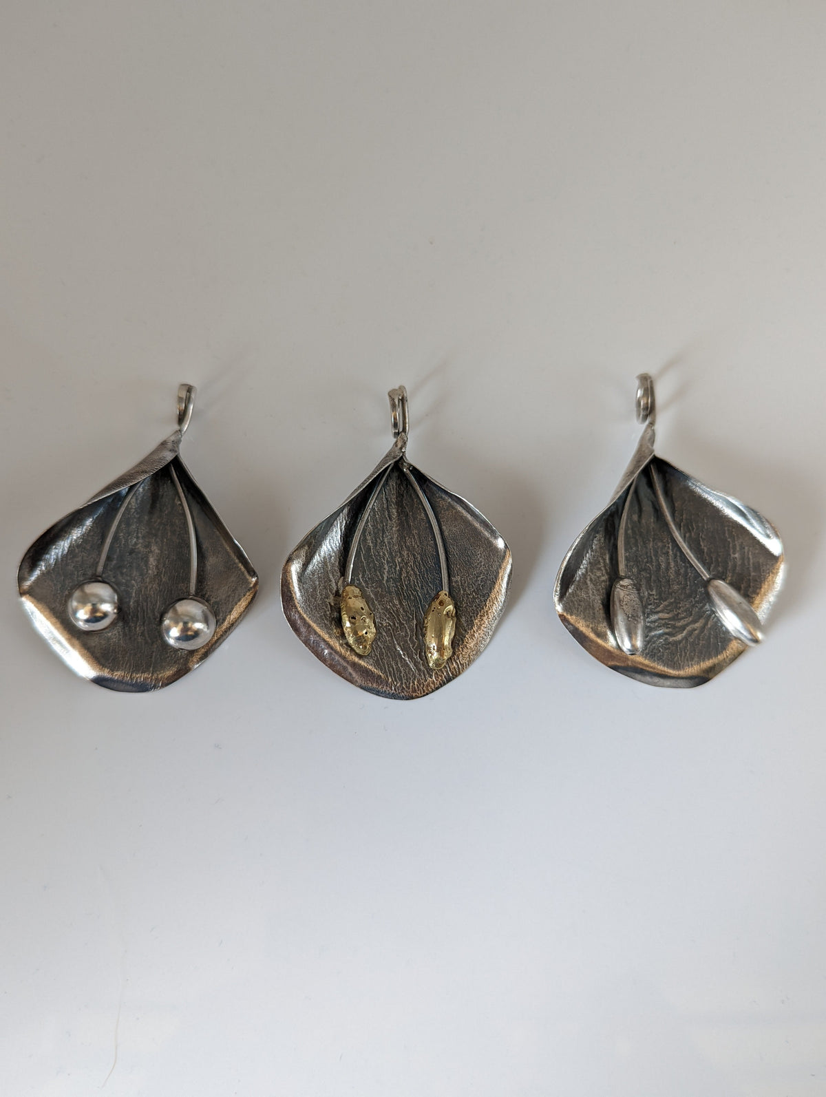 Silver Steed Extravagant Leaf & Stems Silver Pendant