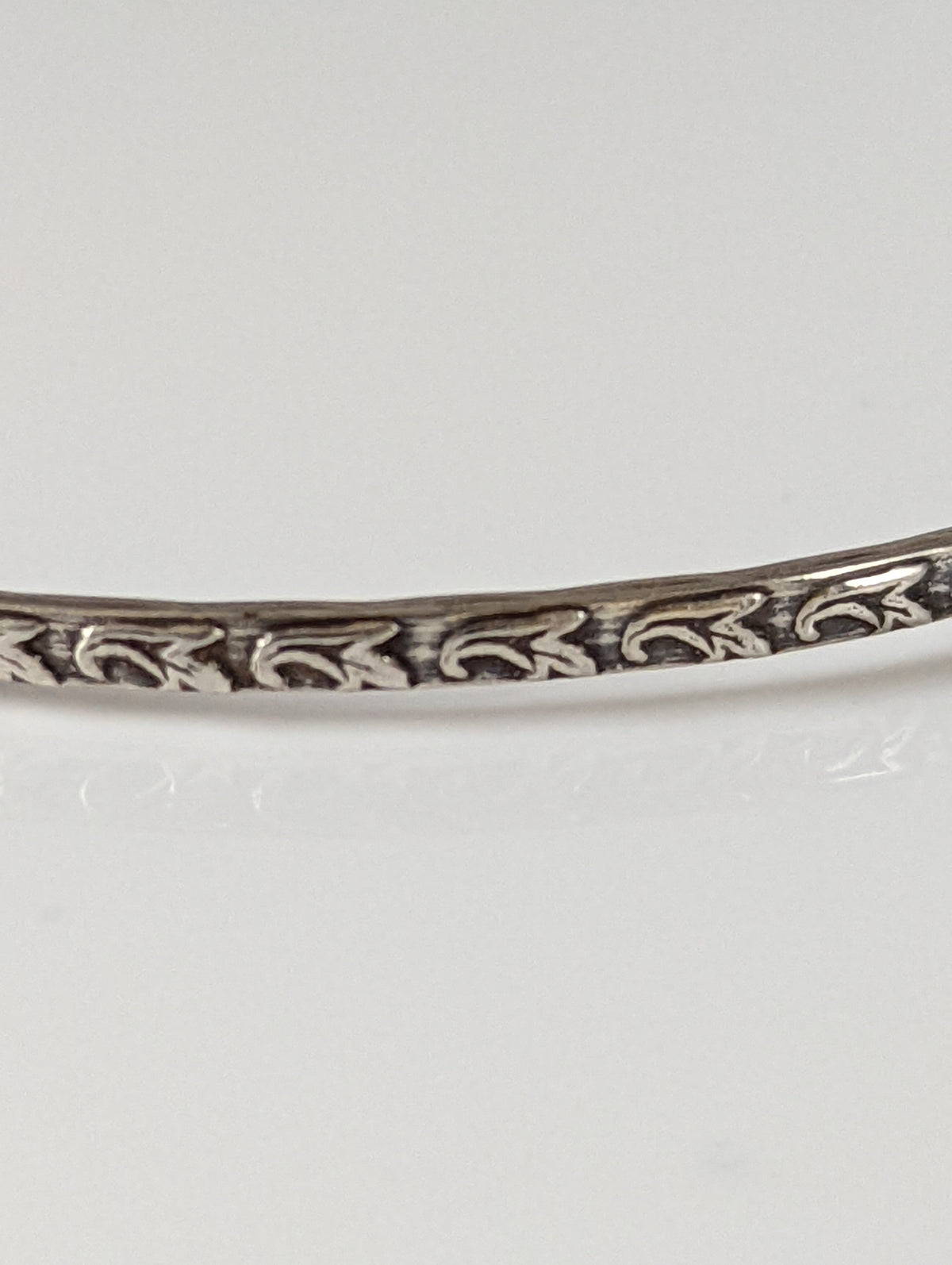 Silver Steed Slim Vine Silver Bangle